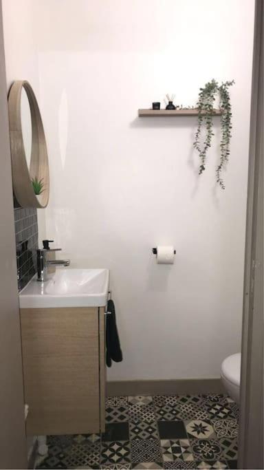 Charmant Appartement Avec Terrasse Et Parking - Centre Ville Шартр Экстерьер фото